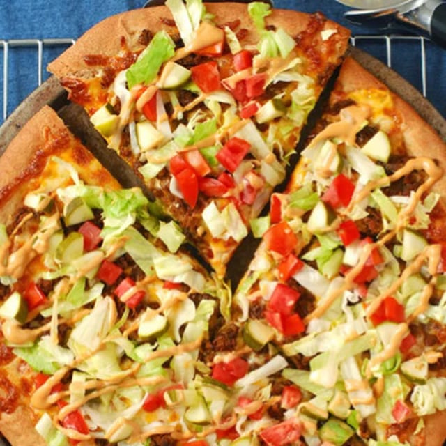 MacBurger Pizza.